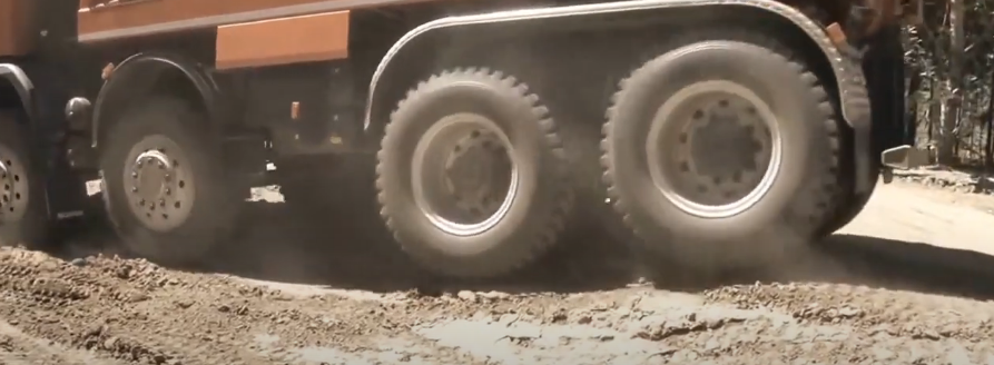 Scania P420, четырехосный самосвал